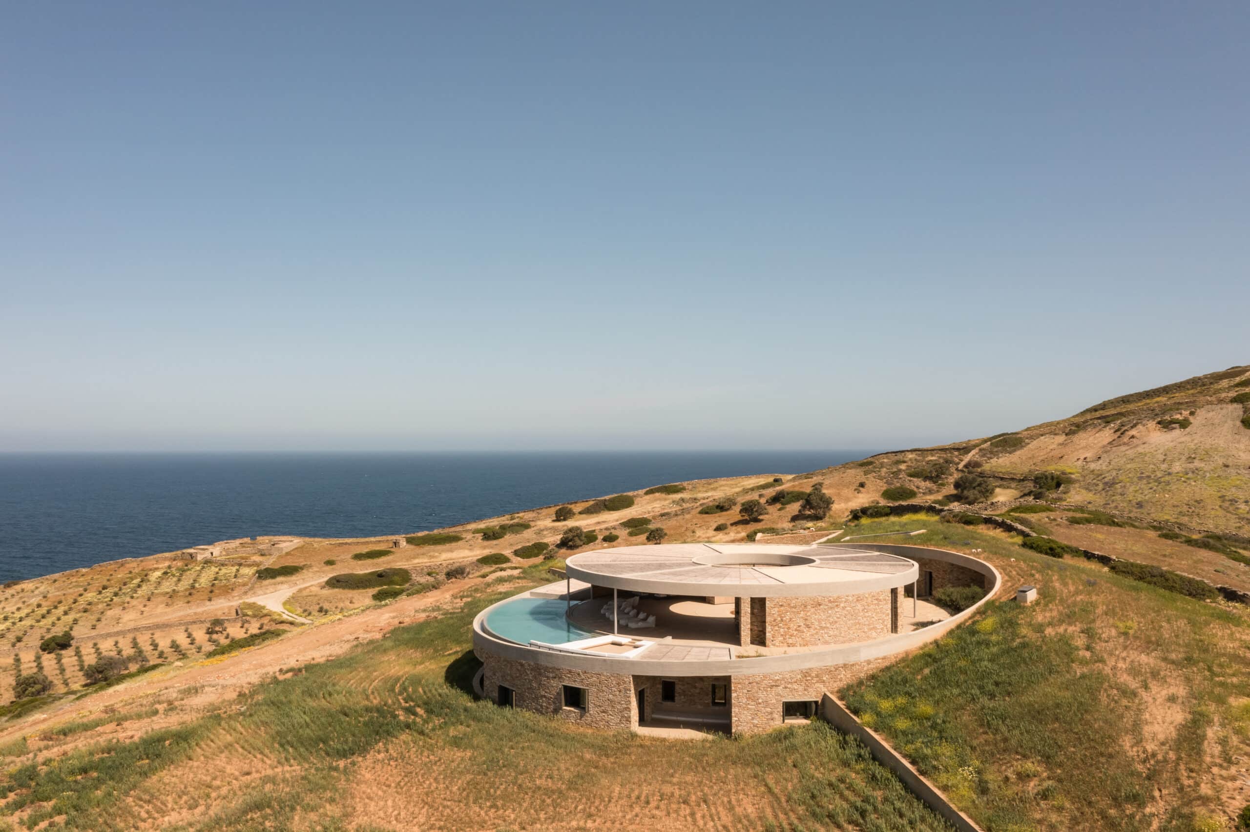 ANTIPAROS: A HOUSE WITH SPECIAL ARCHITECTURE -